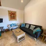 Vakantiehuis Les Pierres Du Peyrot Loubejac