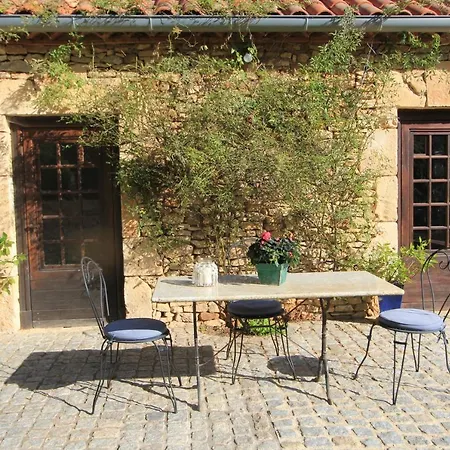 Tatil Evi Les Pierres Du Peyrot Loubejac