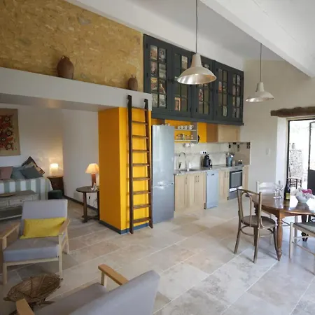 Vakantiehuis Les Pierres Du Peyrot Loubejac